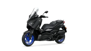 2024-Yamaha-XMAX300-EU-Icon_Black-Studio-007-03