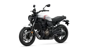 2024-Yamaha-XS700-EU-Historic_White-Studio-007-03